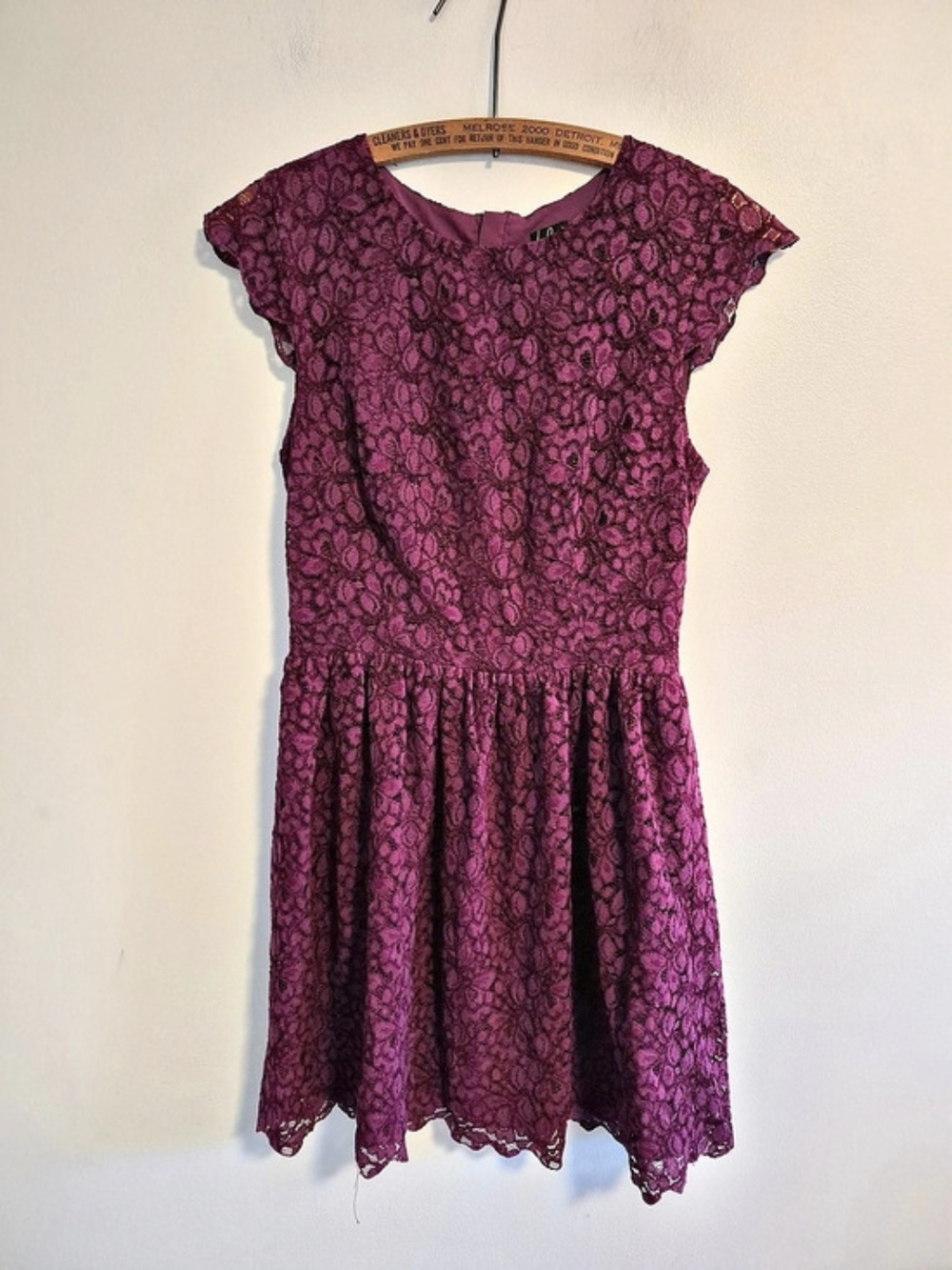 Talula For Aritzia 2 Burgundy Lace Short Sleeve Mini Dress